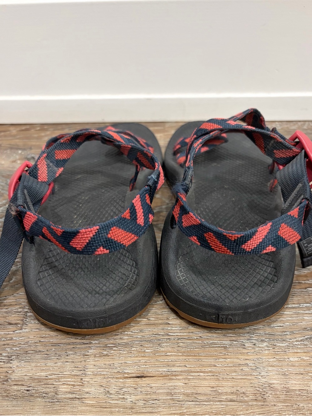 Chaco Women’s Navy & Coral Webbing Sandals, Size 10 - Picture 5 of 7